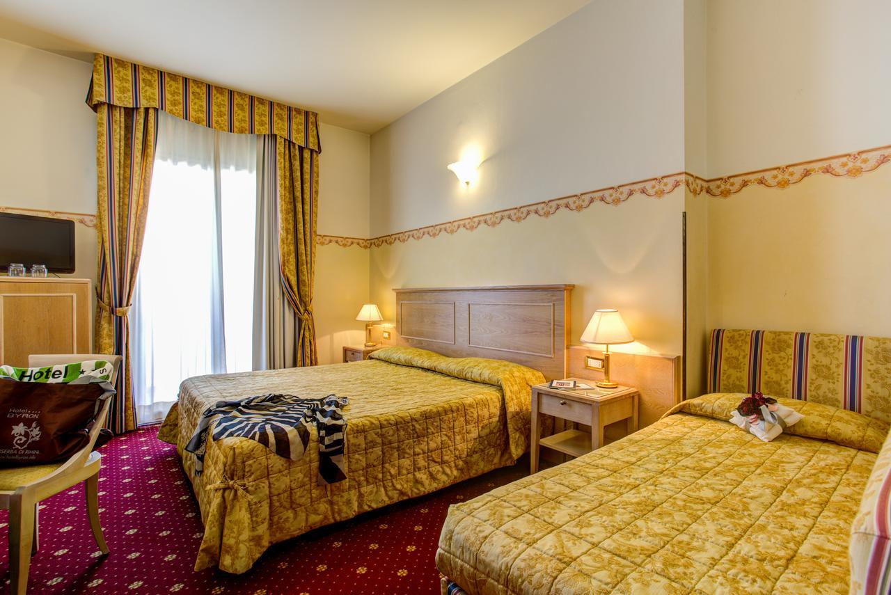 Hotel Byron Римини Экстерьер фото